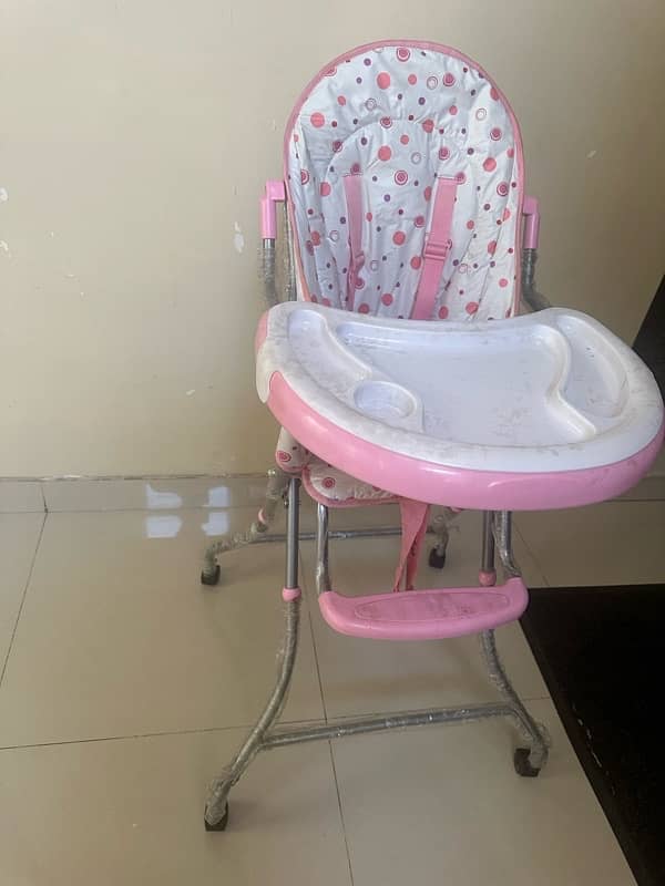 brand new baby high chair in packing 10/10 condition 2