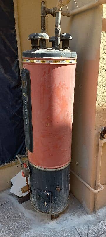 35 gallon Gas geyser for sale 2