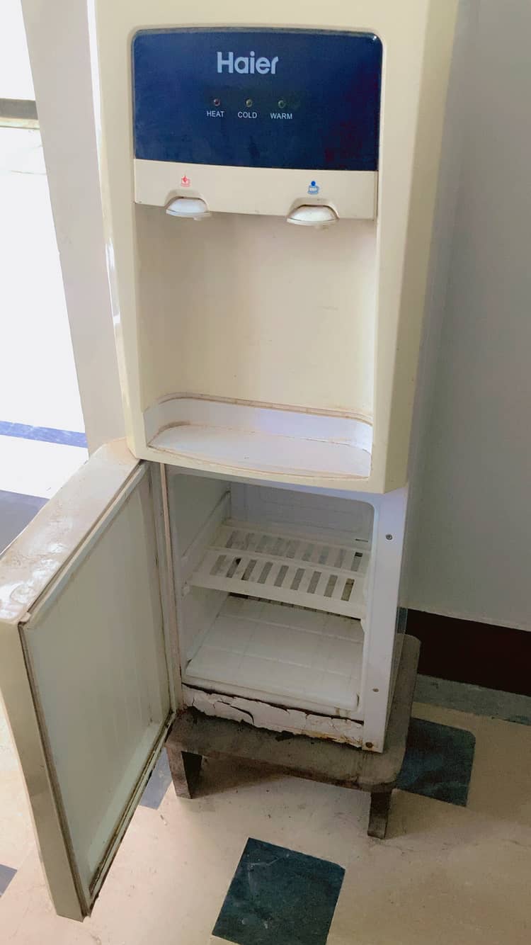 Water dispenser with mini fridge 1