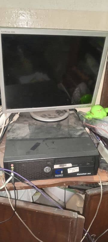 core I 5 2nd generation computer for sale with lcd 0