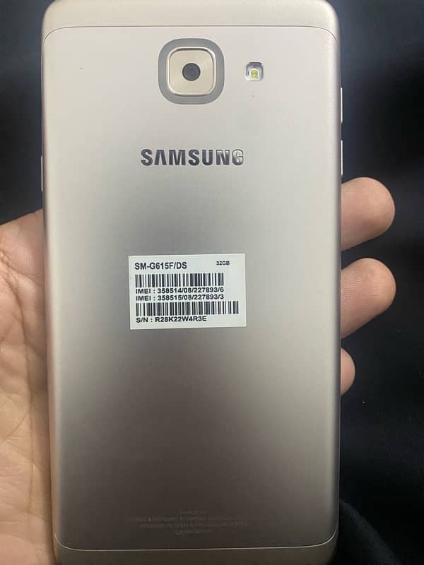 Samsung galaxy j7 max 1