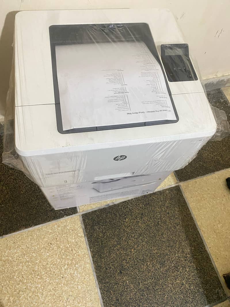 HP LaserJet Pro M404dn 9