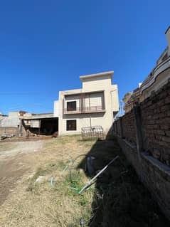 1 kanal corner plot Near CUST University Azeem Town