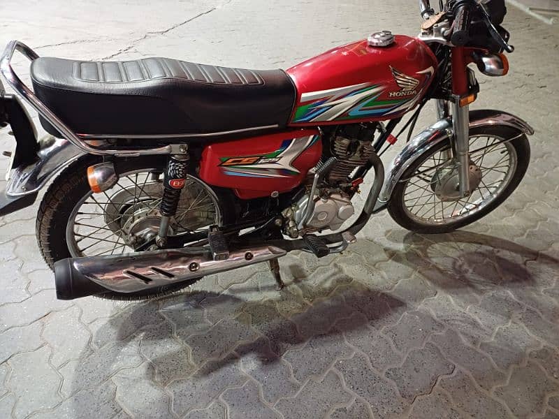 Honda CG 125 bhot pyari bike hai 1st owner 2