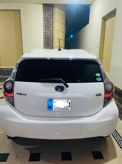 Toyota Aqua 2013 in mint condition