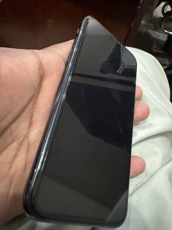 iphone 11 pro NON PTA 3