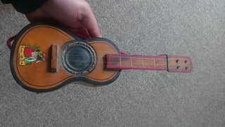 Vintage special Guitar in wood with music box