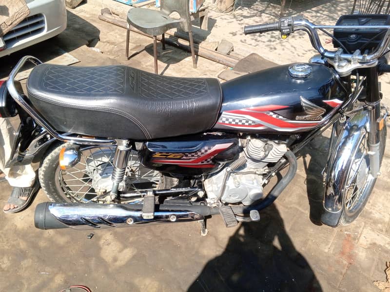 Honda CG 125 2023/24 0