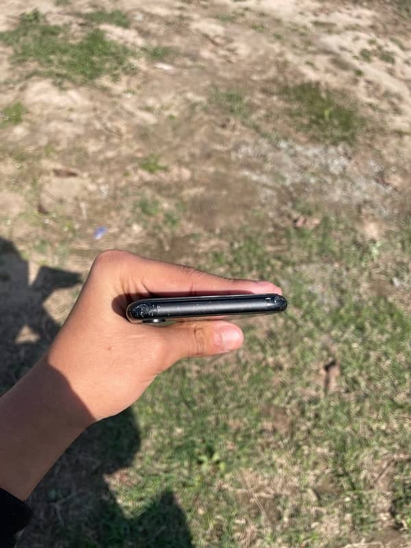 IPHONE XR 1