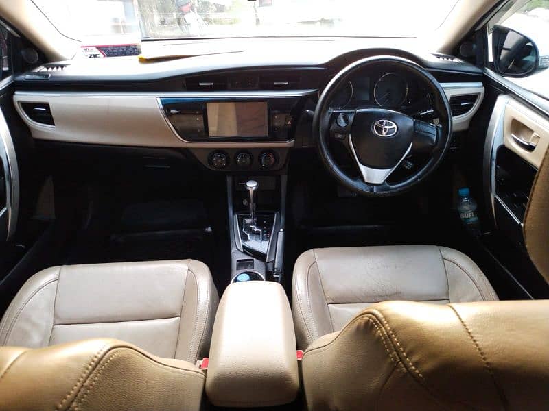 Toyota Corolla Altis Grande 2015/2016 14