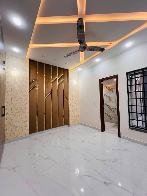 5 Marla brand new designer dubble highted luxury house in bahria town Lahore sec E 6