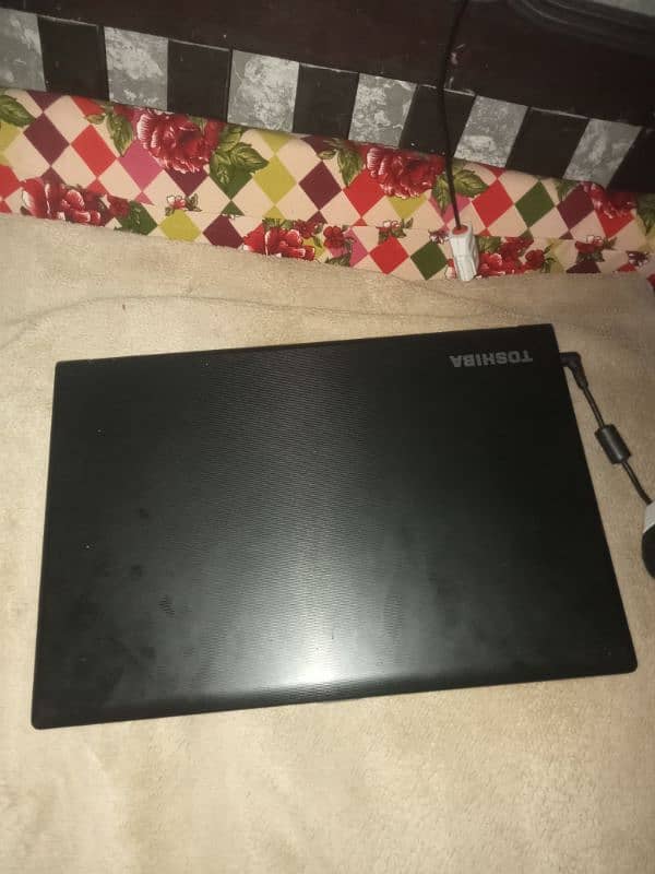 Toshiba laptop best condition window 10 7