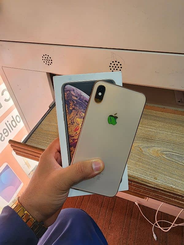 Iphone Xs max. 256gb. Full Box 0