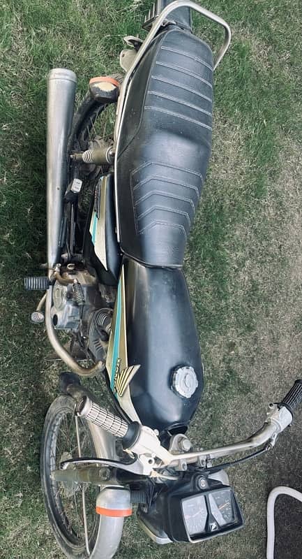 HONDA 125 2001 Total Original condition Sigal owner or complete papers 1