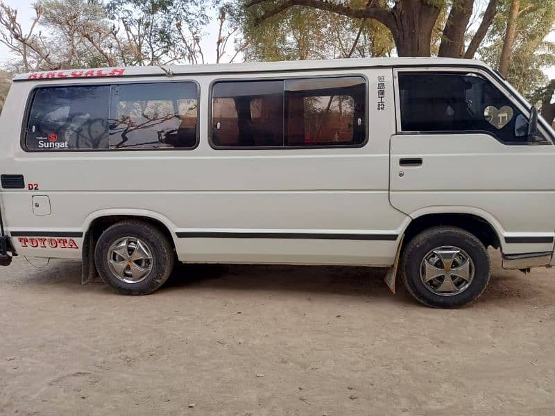 Toyota Hiace 1989 3