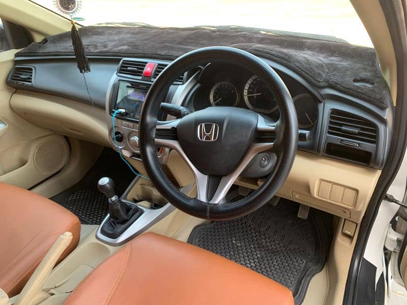 Honda City 20/21 reg Sindh totally genuine 5