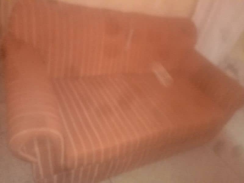 second hand sofa 0