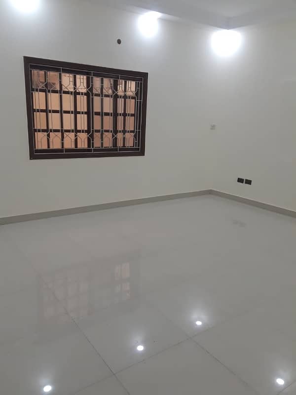 first floor portion for rent 3bedrooms TV lounge kitchen 0