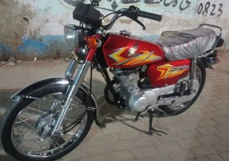 Honda 125 total genuine bike _"03704815729 3