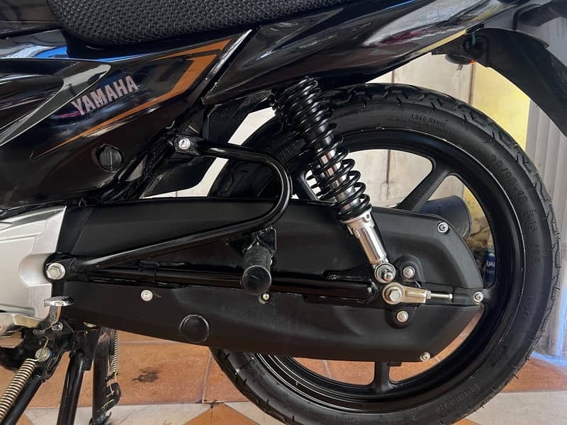 brand New Yamaha 125 16