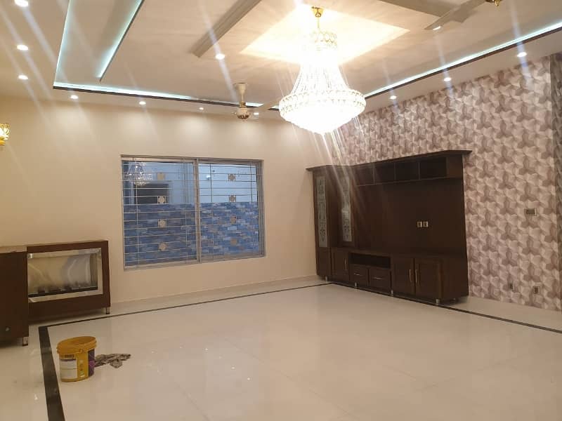 Commercial House Two Kanal For Rent 6