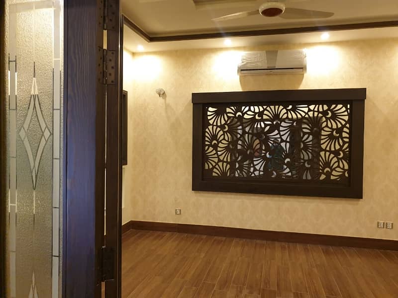 Commercial House Two Kanal For Rent 35