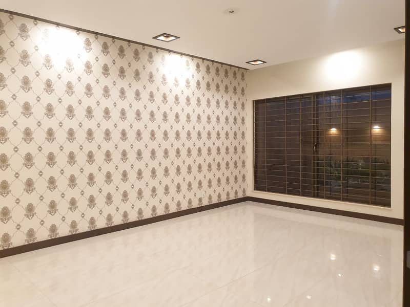 Commercial House Two Kanal For Rent 40