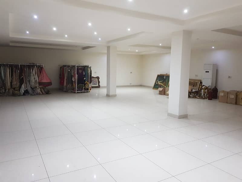 Spacious Shop Is Available For Rent In Ideal Location Of MM Alam Road 15