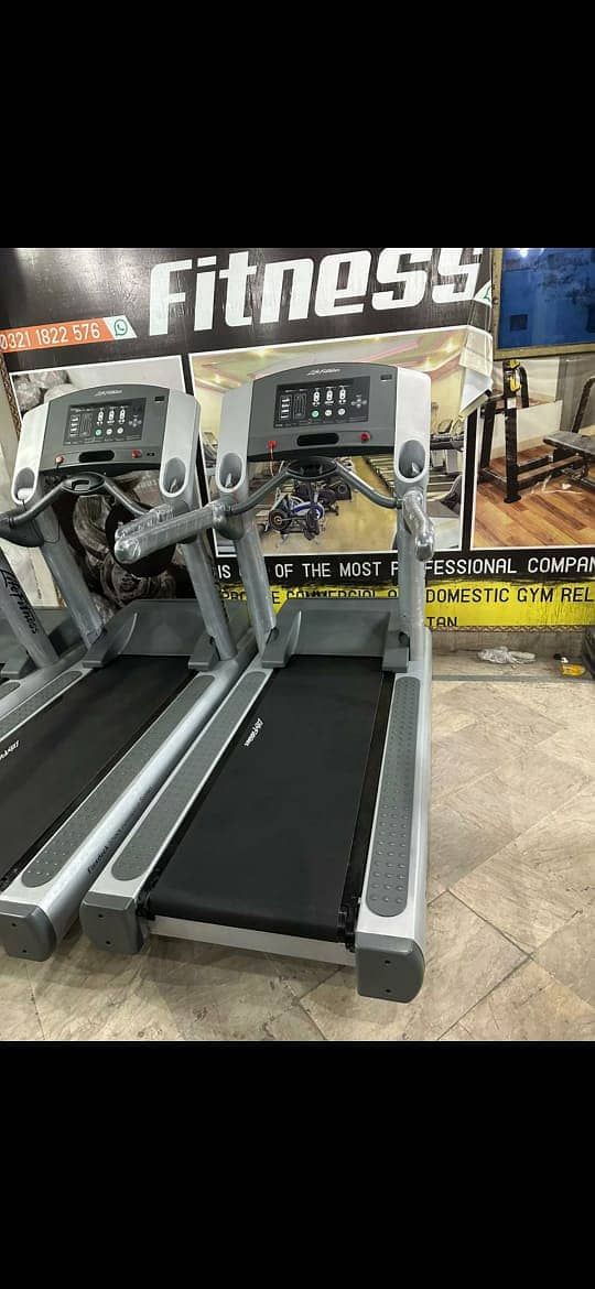 life fitness | |Motus || precore || USA Brands || Commercial Treadmill 12