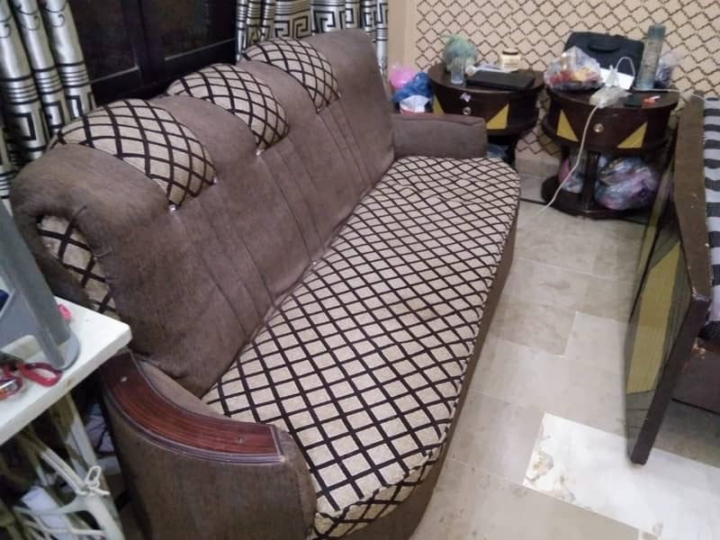 Urgent sell 7 seaters sofa set 0