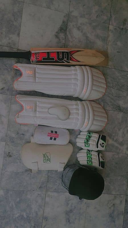 cricket equipments 0