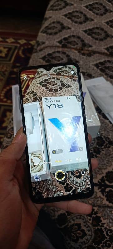 vivo y18 4+128 box+charge 9 month warranty 1