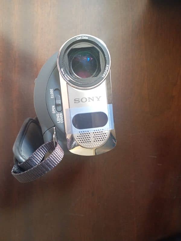 SONY HANDYCAM VIDEO CAMERA 4