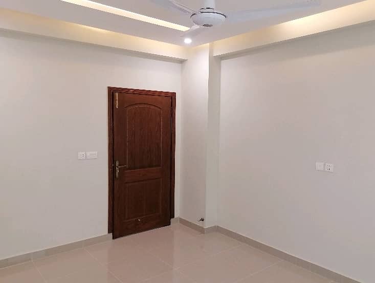 10 Marla Flat In Askari Of Lahore Is Available For rent 9