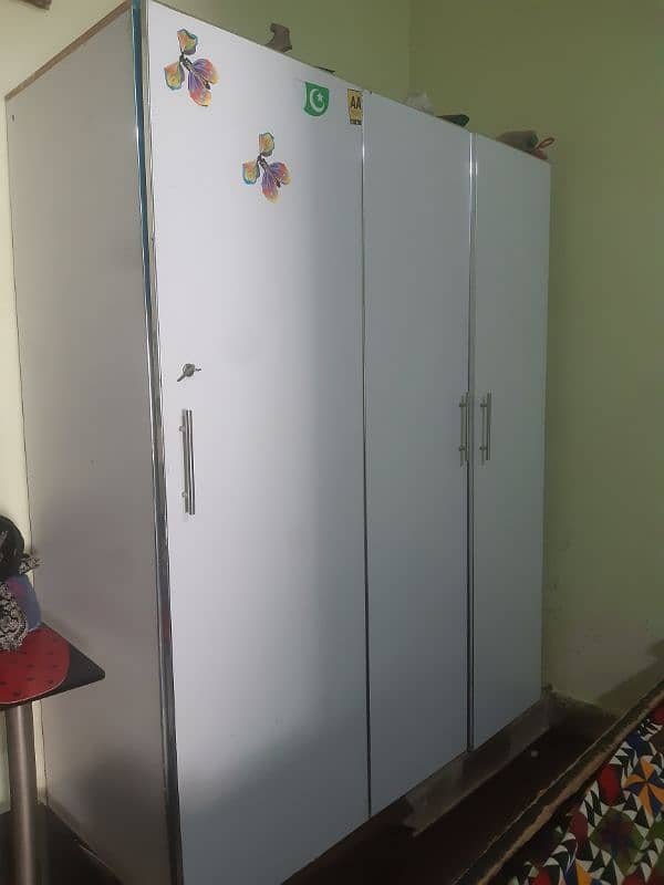 new kiddition 6 ft height 3 Doors  new condition only 6 month use 1