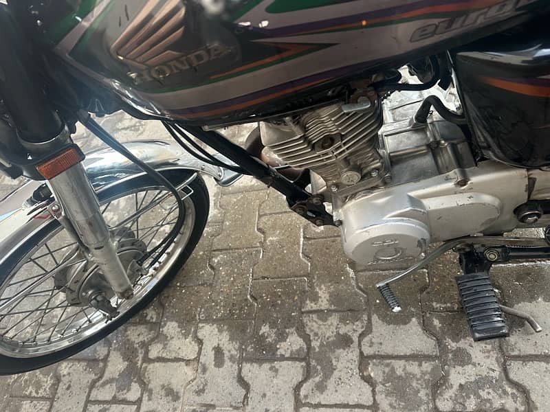 Honda CG 125 Model 2015 1