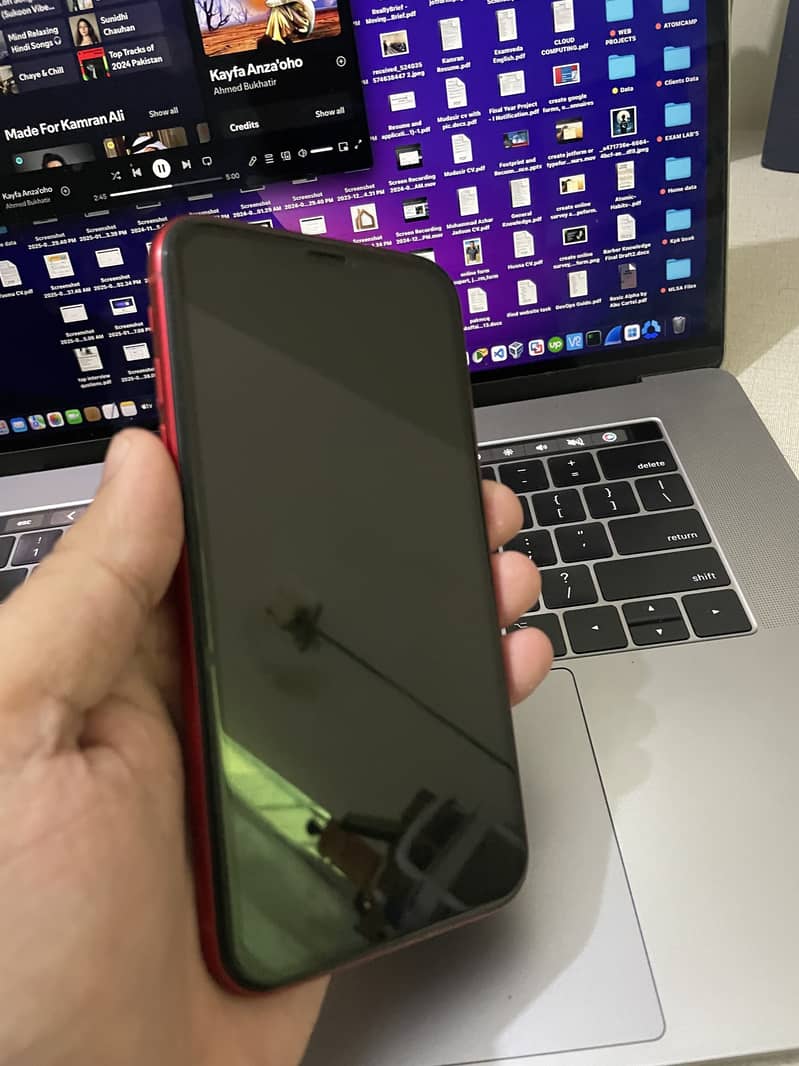 Apple iPhone XR 0