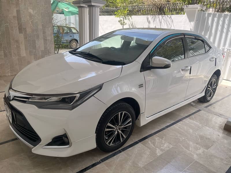 Toyota Corolla Altis Grande 1.8 2017 Full Option 1