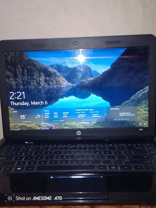 HP Core I3 Generation 4 model 2019 Ram 4 Memory 512 6