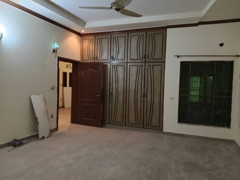 1 Kanal House For Rent Lower Portion In E-Block Valencia Town Lhr. 9