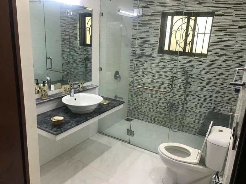 1 Kanal Beautiful House For Rent in HH Block in DHA Phase-4 11