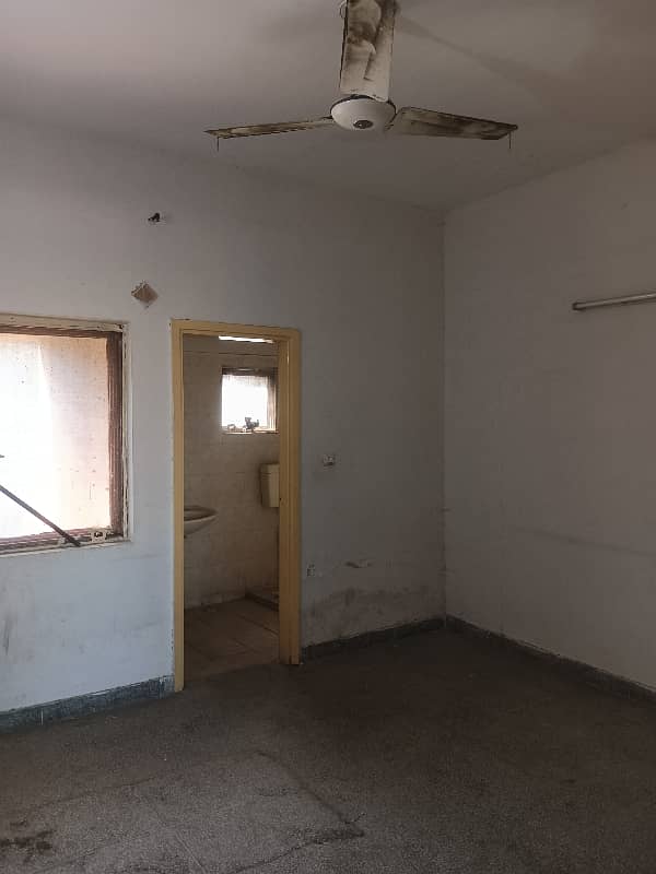 G-11/3 FGEHA D-Type First Floor Flat For Rent 2