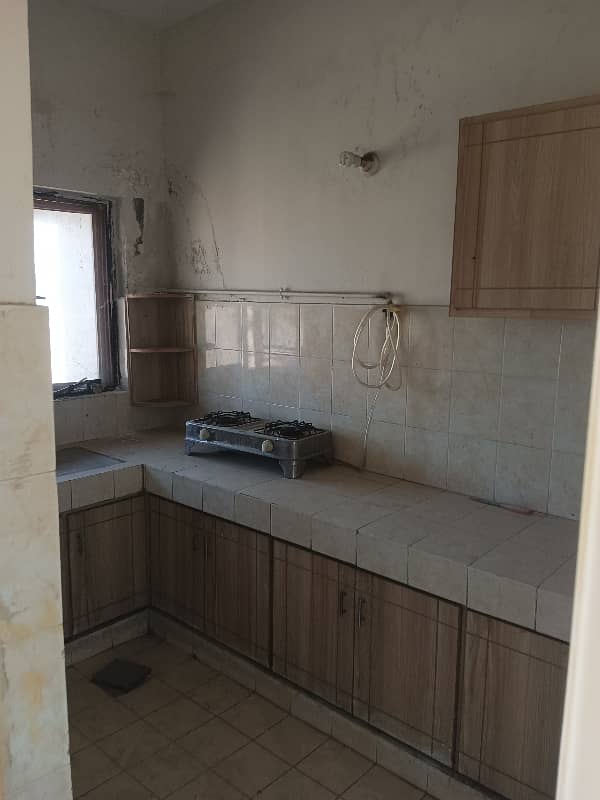 G-11/3 FGEHA D-Type First Floor Flat For Rent 4