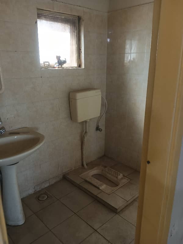 G-11/3 FGEHA D-Type First Floor Flat For Rent 7