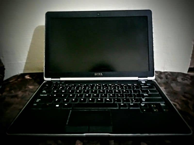 Dell latitude core i5 3rd generation/4GB ram 500GB hard 0