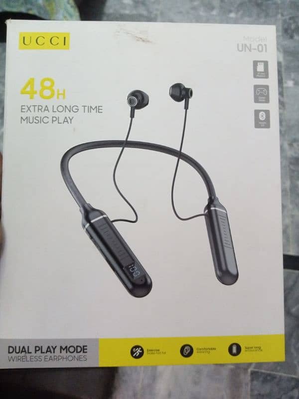 Best quality earphones for sale. Dual play mode(memory card+Bluetooth) 0