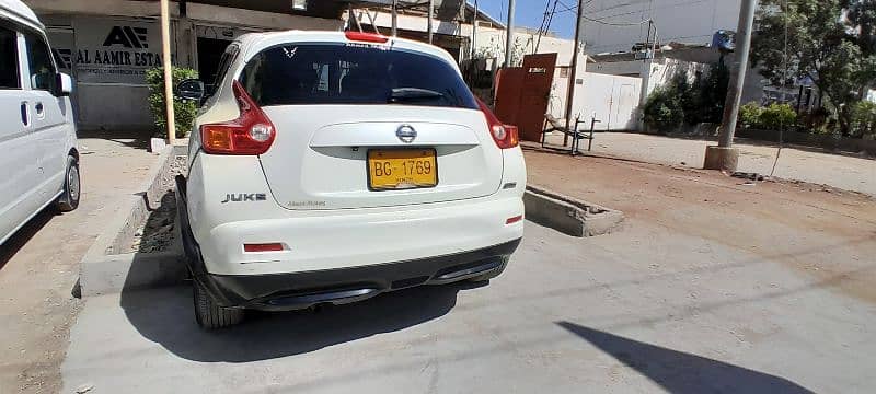 Nissan Juke 2011 1