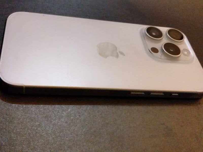 IPHONE 15 PRO LLA JV TITANIUM WHITE 0