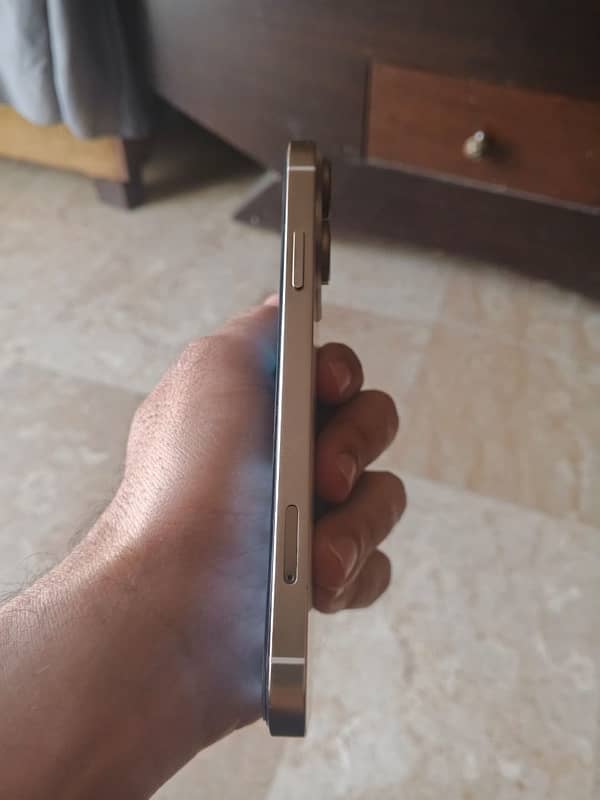 I Phone XR Converted To 16 Pro Body 6