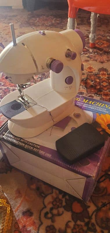 mini electric sewing machine 1